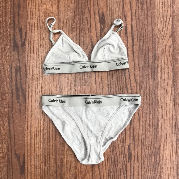 Calvin Klein bra and underwear set - Picture 1 of 5